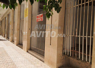 Magasin derrière Labreva a vendre ou a louer