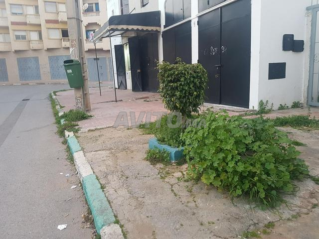 Magasin avec 2 façades opposées