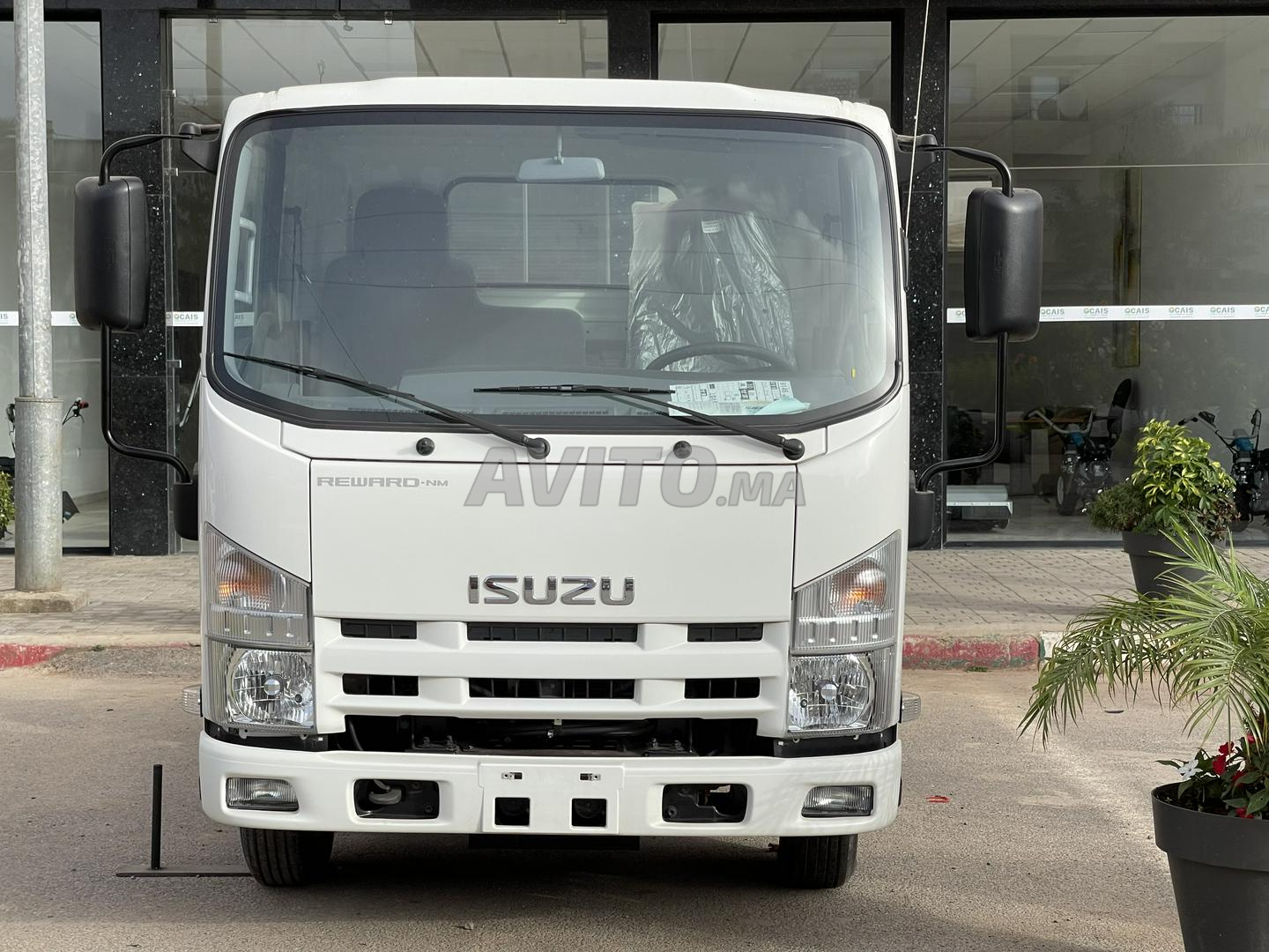 Camion ISUZU NMR 3.5 Tonnes - 1