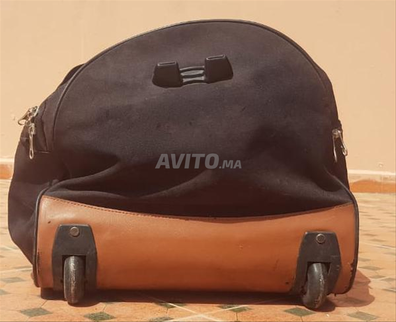 grand sac-valise de voyage noir et en cuir marron - 4
