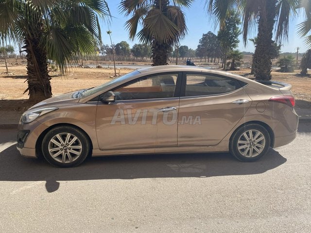 Hyundai elantra avito