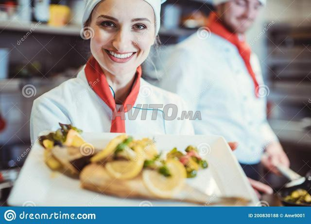 Cuisinière professionnelle et femme de ménage