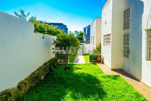 VILLA D’UNE SUPERFICIE DE 603 M2 À BIR RAMI EST - 2
