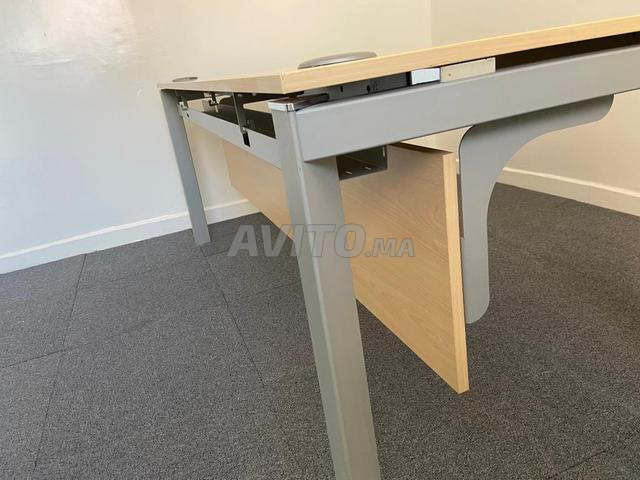مكتب مستقيم 180x80 سم Haworth وحامل لوحة