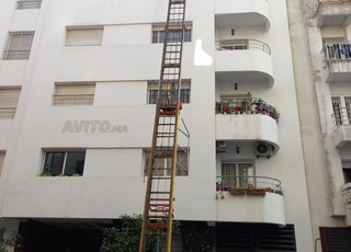 Déménagez avec monte meuble