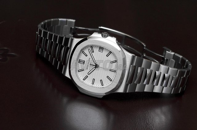PATEK PHILIPPE Nautilus N5104