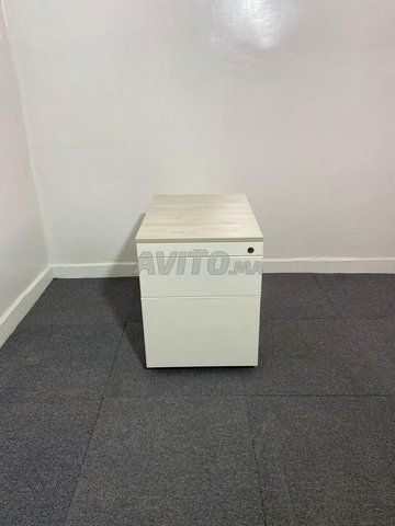 Caisson bas roulette blanc finition bois Magencia