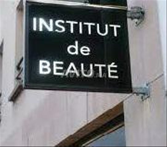 Institut beauté & Spa Équipé  à Vendre - 1