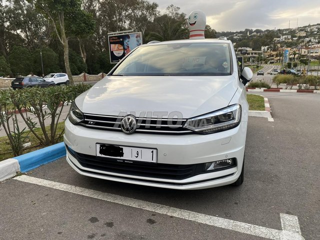 Voiture Volkswagen Touran 2016 à Tanger Diesel - 8 chevaux