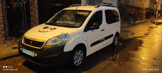 Voiture Peugeot Partner 2017 à Salé Diesel - 6 chevaux