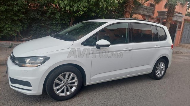 Voiture Volkswagen Touran 2016 à Marrakech Diesel - 6 chevaux