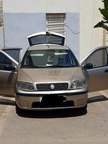 Voiture Fiat Punto 2011 à Tamesna Essence - 7 chevaux