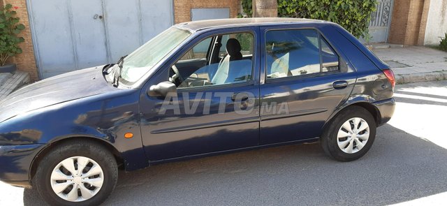 Voiture Ford Fiesta 1998 à Casablanca Diesel - 7 chevaux
