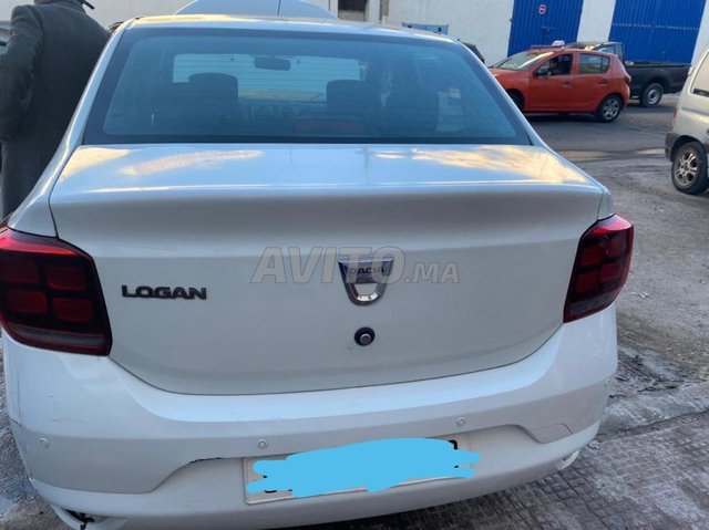 Voiture Dacia Logan 2018 à Laâyoune Essence - 7 chevaux
