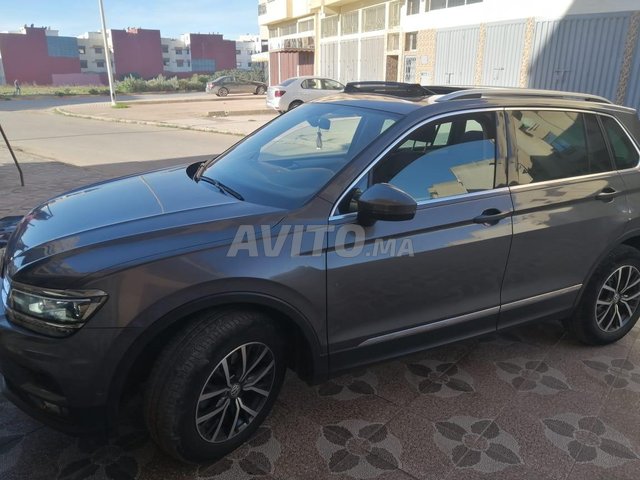 Voiture Volkswagen Tiguan 2020 à El Jadida Diesel - 8 chevaux