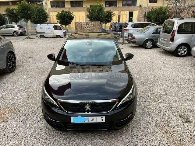 Voiture Peugeot 308 2018 à Tanger Diesel - 8 chevaux