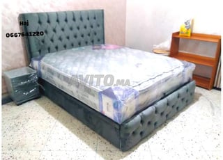 Lit capitonné 3 places 160/2m