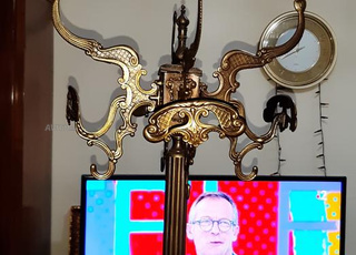 حامل ملابس من البرونز الحقيقي