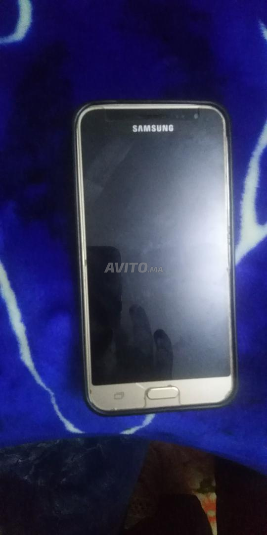 téléphone Samsung J3 - 3