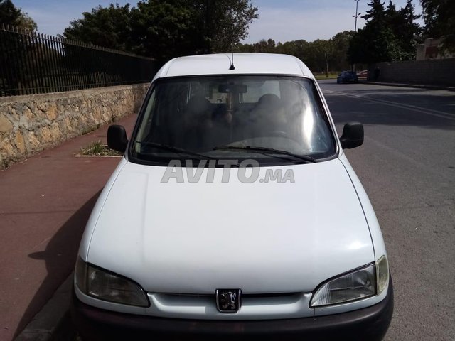 Voiture Peugeot Partner 2002 à Rabat Diesel - 7 chevaux