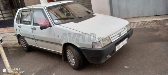 Voiture Fiat Uno 2000 à Rabat Essence - 6 chevaux