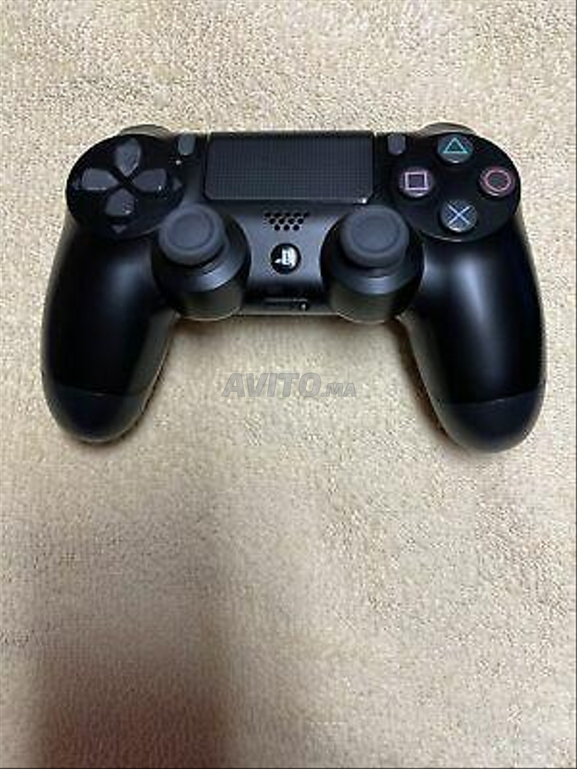 PlayStation 4 slim  - 3