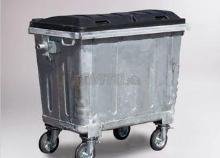 صندوق قمامة معدني