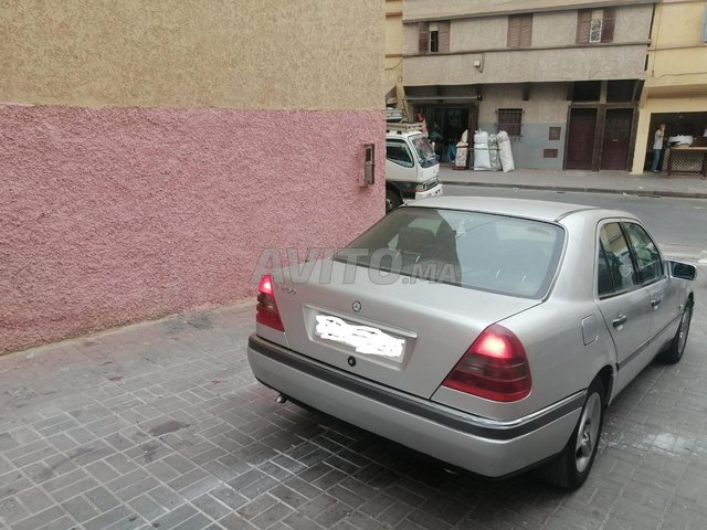 Mercedes E250 BON ETAT  - 6