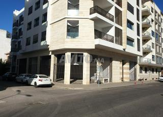 بيع متاجر تجارية مقابل OCP