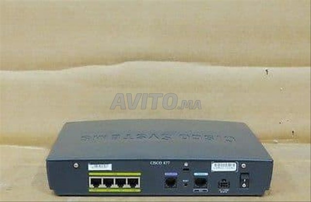 Routeur Cisco séries 800 avec adaptateur  - 3