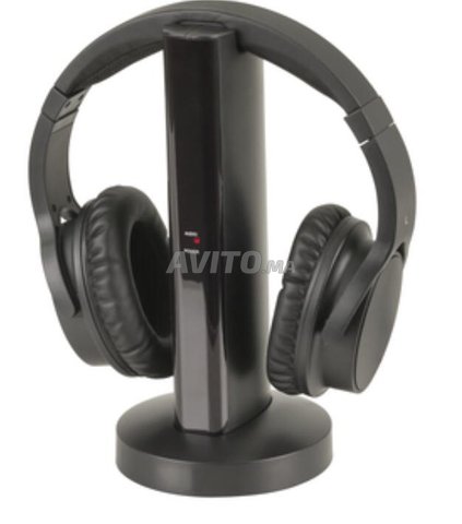 2.4GHz Wireless Rechargeable Stereo Headphones - 1
