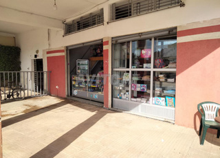 local commercial bien aménagé et situé à louer