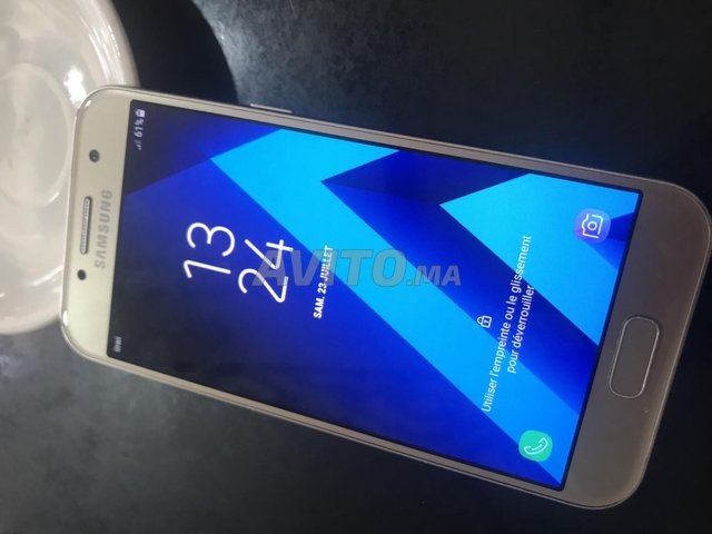 Samsung A3 2017 - 1