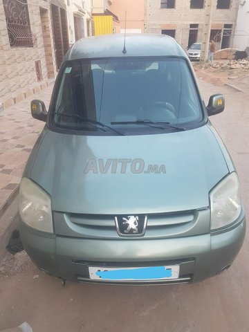 Voiture Peugeot Partner 2008 à Agadir  Diesel  - 7 chevaux