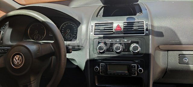 Voiture Volkswagen Touran 2010 à Bni Ayat Diesel - 7 chevaux