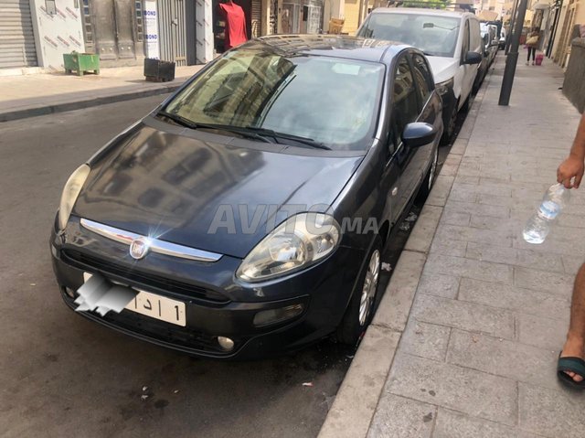 Voiture Fiat Punto 2012 à Casablanca Essence - 4 chevaux
