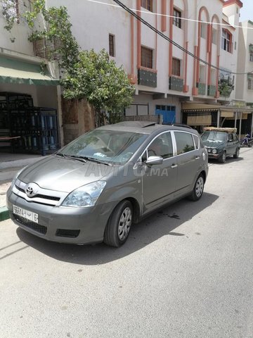 Voiture Toyota Corolla verso 2007 à Meknès Diesel - 8 chevaux