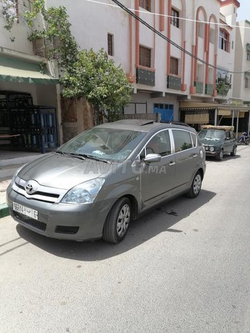 Voiture Toyota Corolla verso 2007 à Meknès  Diesel  - 8 chevaux