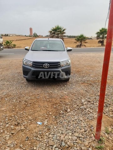 Voiture Toyota Hilux 2018 à El Jadida  Essence  - 10 chevaux