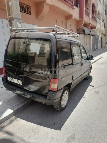 Voiture Peugeot Partner 2008 à Casablanca  Diesel  - 7 chevaux