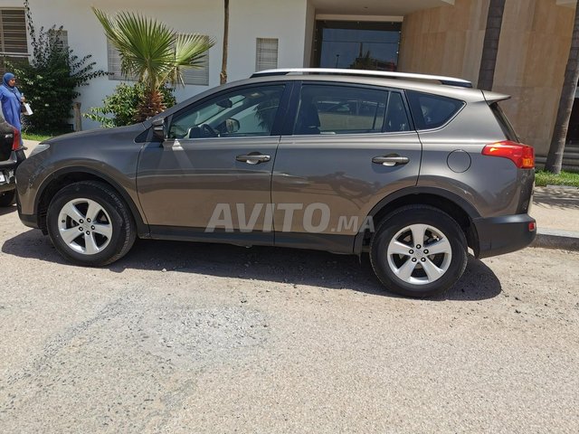 Voiture Toyota RAV 4 2014 à Rabat Diesel - 8 chevaux