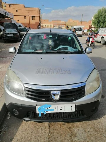 Voiture Dacia Sandero 2009 à Errachidia Essence - 8 chevaux