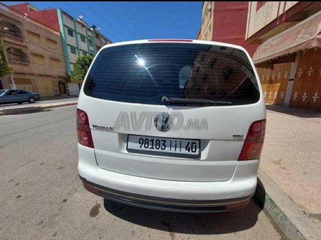 Voiture Volkswagen Touran 2008 à Sidi Slimane Diesel - 8 chevaux