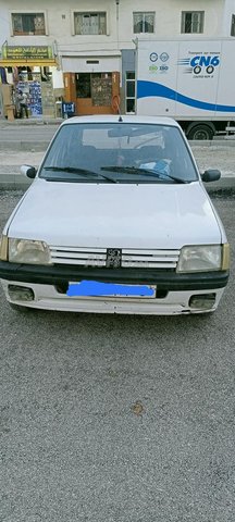 Voiture Peugeot 205 1985 à Tanger Essence - 6 chevaux
