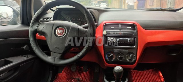 Voiture Fiat Punto 2014 à Casablanca Diesel - 5 chevaux