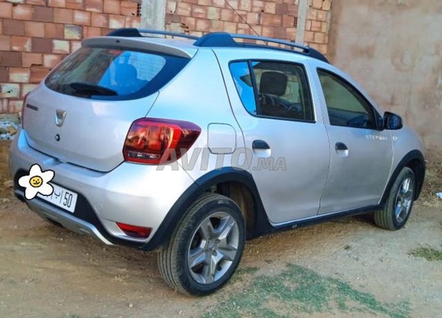 Voiture Dacia Sandero 2018 à Khemisset Diesel - 6 chevaux