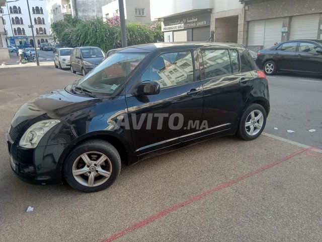 Voiture Suzuki Swift 2011 à Aarab Sebbah Gheris Essence - 7 chevaux