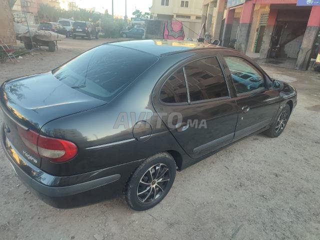 Voiture Renault Megane 2000 à Khouribga  Diesel  - 7 chevaux