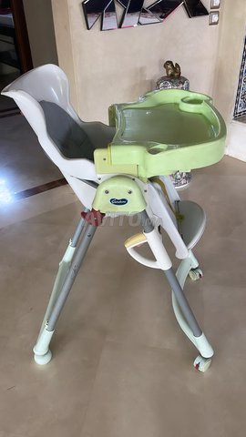 Chaise haute pour enfant  - 2