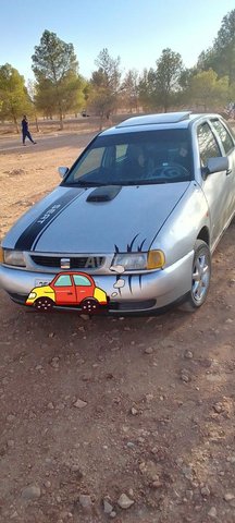 Voiture Seat Ibiza 1999 à Tendrara Essence - 8 chevaux